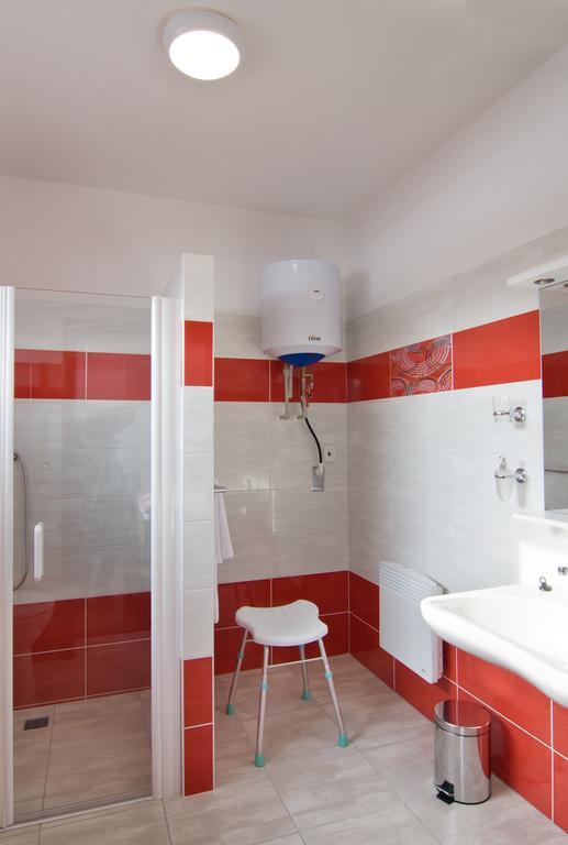 Penzion U Sklepu Hotel Hovorany Bagian luar foto